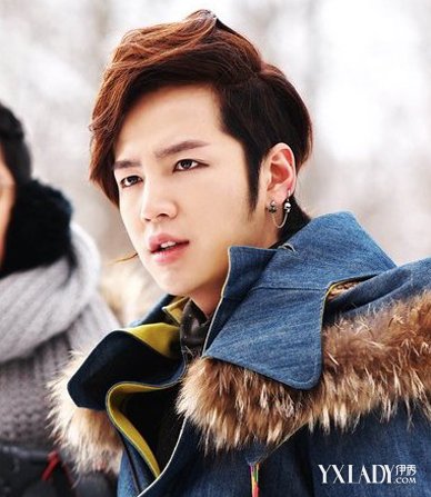 【图】<em>张根硕中分</em>超帅气 花美男<em>发型</em>大盘点_张