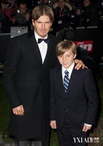 【图】<em>贝克汉姆儿子发型</em>不输老爸 光头长发各