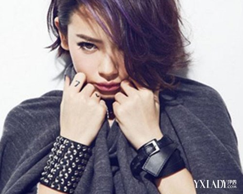 【图】<em>戚薇</em>卷发<em>发型</em>图片 侧分短卷发展御姐气