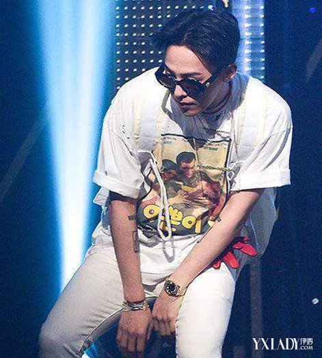 【图】四组<em>权志龙</em>长发<em>中分发型</em>图片 让你感受