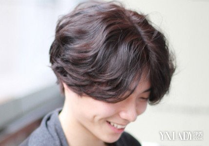 【图】<em>男生中分</em>卷发图片 无论是小鲜肉还是型