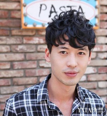 【图】最流行的<em>男生胖脸型发型设计</em> 4款发型让