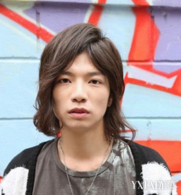 【图】最流行的<em>男生胖脸型发型设计</em> 4款发型让