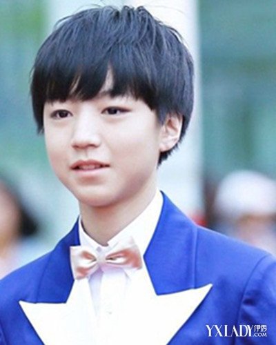 【图】<em>tfboys锅盖头发型男</em>孩王俊凯图片 纯净阳