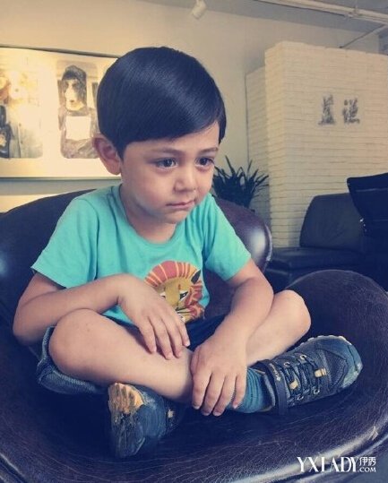 【图】诺一的<em>发型</em>叫什么?混血萌娃<em>发型</em>盘点_