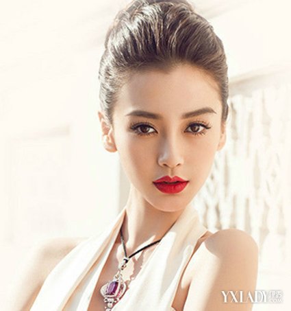 【图】<em>时尚晚宴妆发型</em>推荐 优雅气质爆赚回头