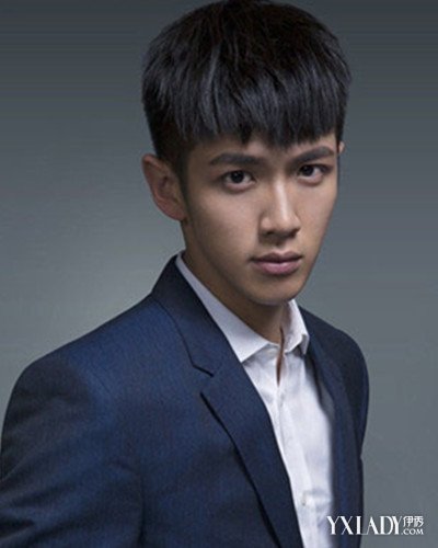 【图】柯震东<em>桃心形发型</em>回顾 桃心<em>刘海发型</em>显