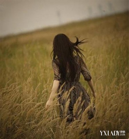 【图】盘点<em>迪丽热巴</em>发型背影<em>图片</em> 清新可爱又