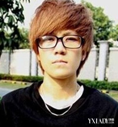 【图】<em>圆脸额头短发型</em>设计图片大全 四款男生