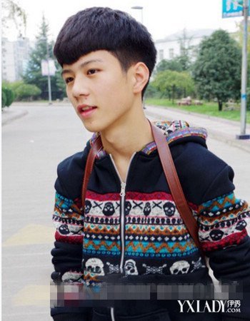 【图】男生<em>高中生</em>发型 4种男生发型简单介绍给