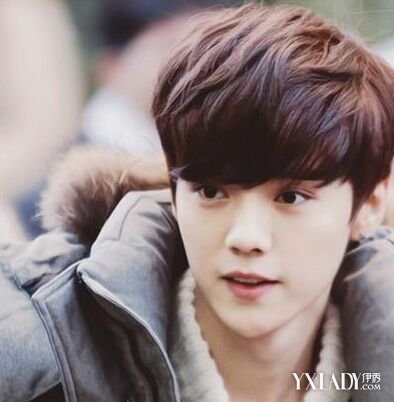 【图】鹿晗<em>蘑菇</em>头<em>烫发发型</em> 帅气可爱<em>蘑菇</em>头虏