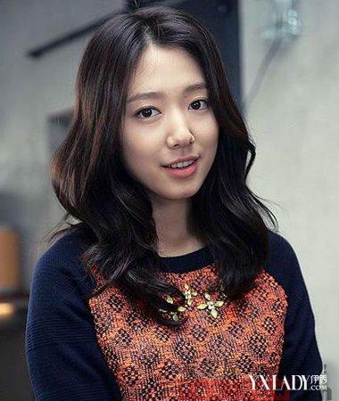 【图】四款<em>齐肩烫发小卷发型</em> 提高时尚感的齐