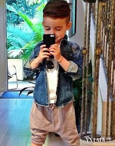 【图】<em>中小学生发型</em>男 打造清凉帅气小男神(2