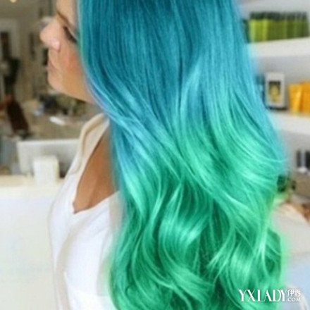 【图】<em>如何染墨绿色头发</em>?让你拥有不一样的自