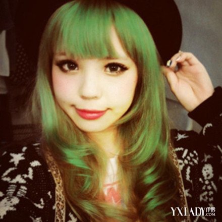 【图】<em>如何染墨绿色头发</em>?让你拥有不一样的自