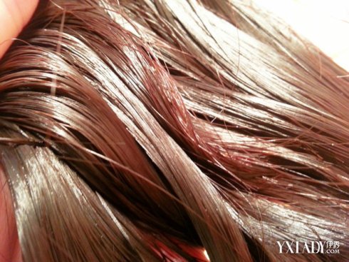 【图】<em>头发</em>很油怎么办 揭秘其<em>原因</em>及8大打理头