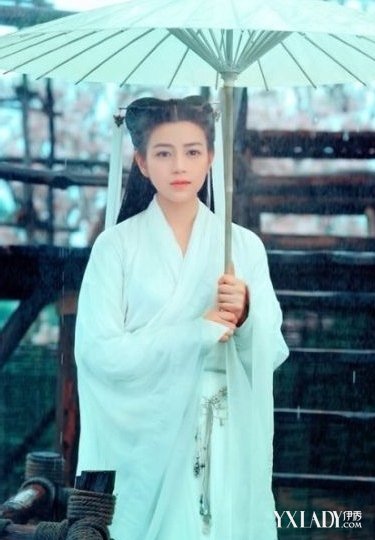 【图】陈妍希<em>小龙女头发</em>图片<em>怎么扎</em>曝光 看包