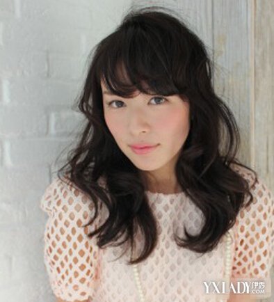 【图】<em>额头窄发际线低</em>适合什么<em>发型</em> 四款<em>发型</em>