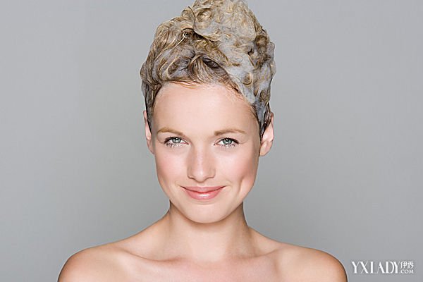 【图】怎么洗头没有头皮屑 四个小技巧教你轻