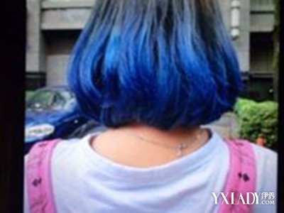 闷蓝色头发图片赏析 很有女人味也具浪漫色彩