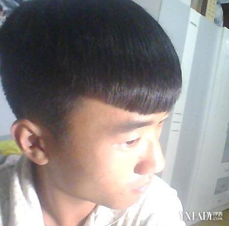 【图】男生后面头发怎么剪 4款帅气锅盖头发型焕发出文艺气质