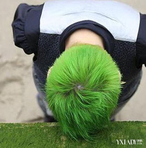 墨绿色头发怎么染 教你怎么染发让你拥有不一样的自己