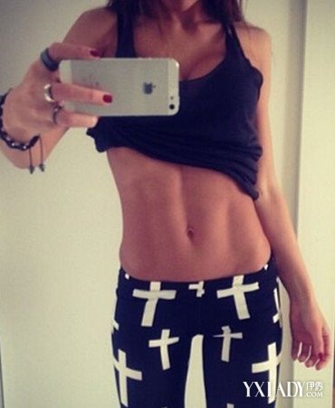 RA恩静写真露性感<em>马甲线</em> 告诉你<em>女生马甲线</em>怎