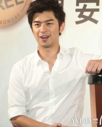 【图】 陈柏霖房东案后首露面 笑容满面气色好 