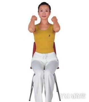 【图解】办公室瘦手臂操 自信跟赘肉说拜拜(2