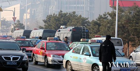 【 滴滴 专车】沈阳出租车司机集体罢运 警惕小