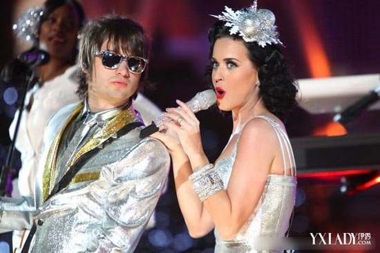 【<em>水果姐为什么</em>叫<em>水果姐</em>】格莱美颁奖礼凯蒂佩