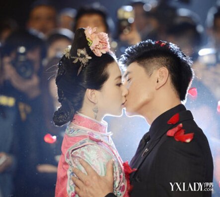 【图】 刘诗诗吴奇隆结婚照 热情拥吻 刘诗诗古