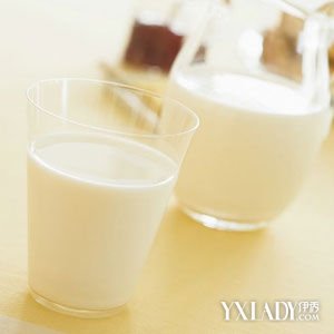 【图】什么时候喝牛奶减肥最有效 早起睡前喝