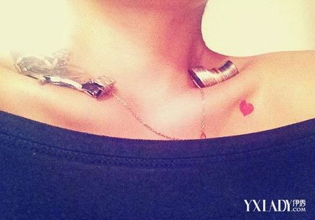 锁骨放硬币惹怒<em>小胖妹</em> <em>减肥</em>早餐吃什么?_锁骨