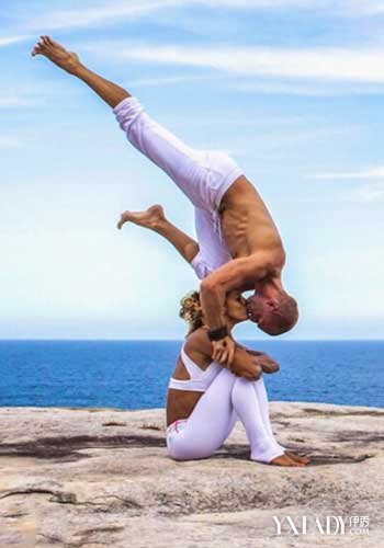 【图】情侣瑜伽动作图解 双人激情减肥瘦身_情
