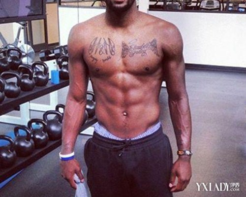 【图】胸肌中缝训练方法大全 助你快速有效塑