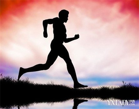 [图】早上晨练跑步最佳时间 科学晨跑才对健康