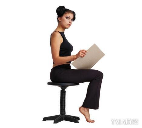【图】女性标准坐姿是怎样的 带你揭秘标准坐姿的五大