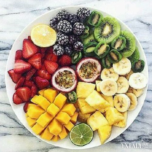 海鲜炒饭食谱_美食菜谱:虾仁菠萝咖哩饭