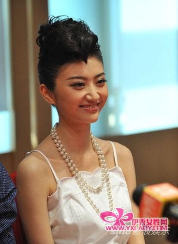 景甜两个人甜蜜相拥