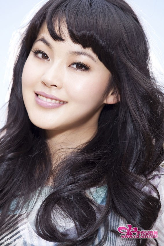 组图: 张佳宁 登时尚杂志 尽显甜美教主范儿_中