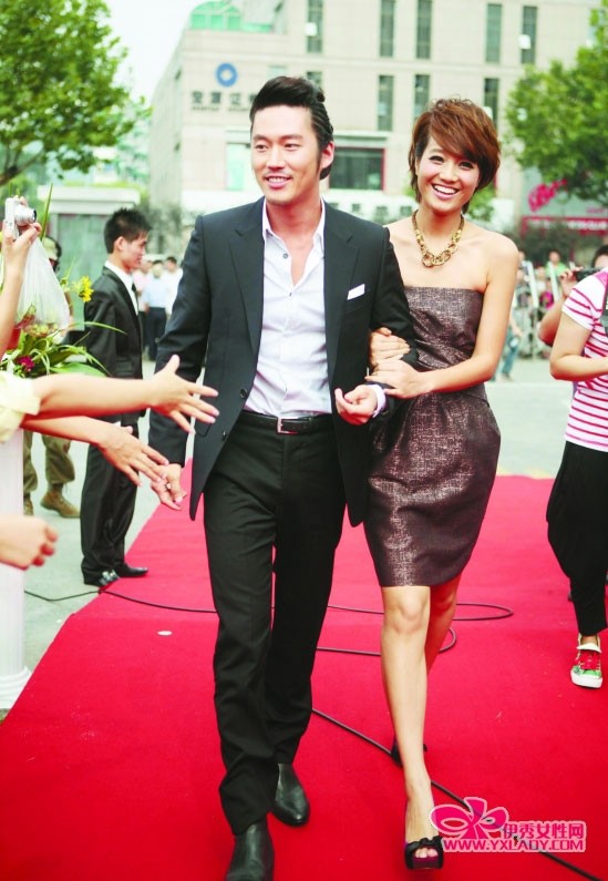 《爱上女主播》开播 <em>朱丹</em>戏里戏外都抢镜(图)_