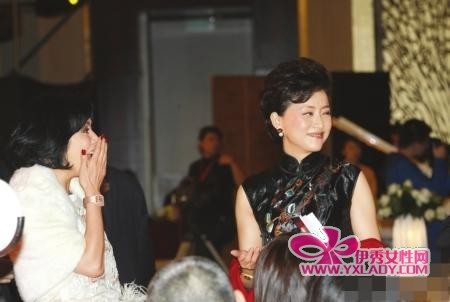 周立波婚礼三千万礼金捐做慈善 不久将生宝宝