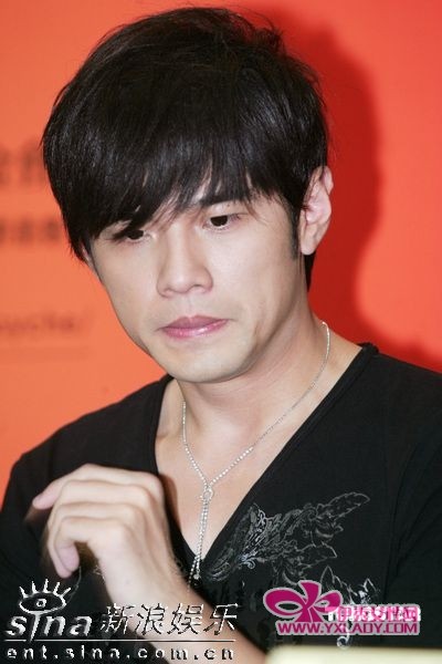 周杰伦拉二胡林志玲伴舞