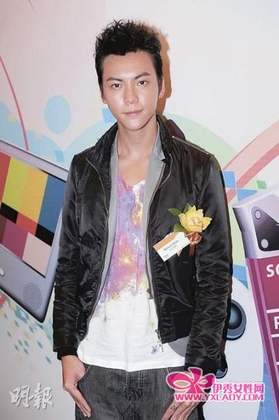 阿Sa助阵马拉松 透露被 陈伟霆 逼着做运动(图)