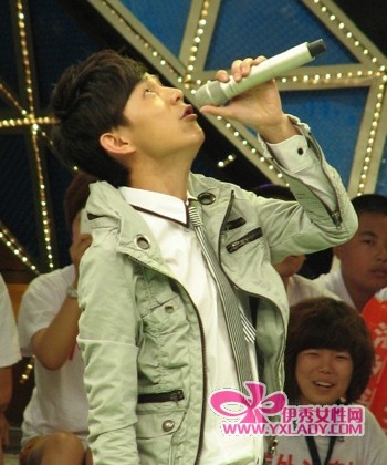 何炅带老婆王菁见面+否认与闫肃\断背\【图】