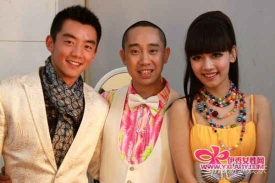  郑恺孙骁骁 闪耀《舞动奇迹》 剑走偏锋演傻子