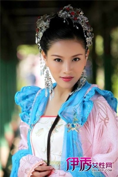 《刁蛮俏御医》年初一开场 蔡蝶惨被 张娜拉 袭