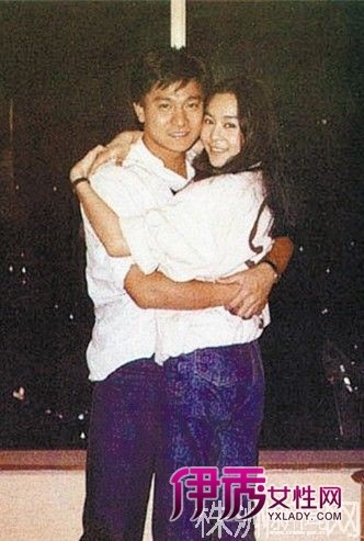 盘点刘德华喻可欣亲密瞬间 双方曾签下婚书\/图_港台星闻_娱乐-伊秀女性网|yxlady.com