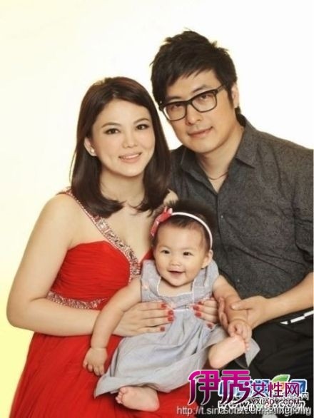 李湘和王岳伦两人携爱女经常曝光在众多眼前